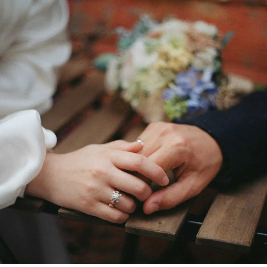 New Year Message for Your Partner: What to Write After a Year of Stress, Busy Schedules, and Choosing Each Other Anyway